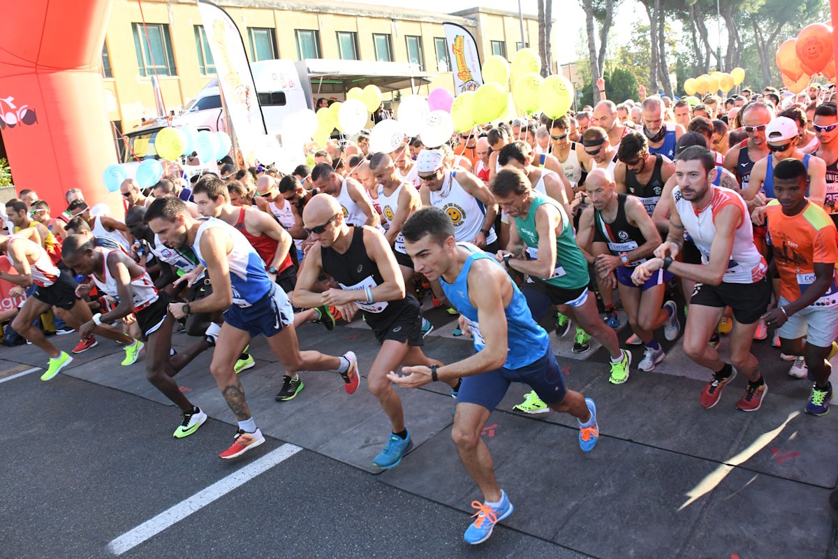 Runner alla partenza della Pisa Half Marathon